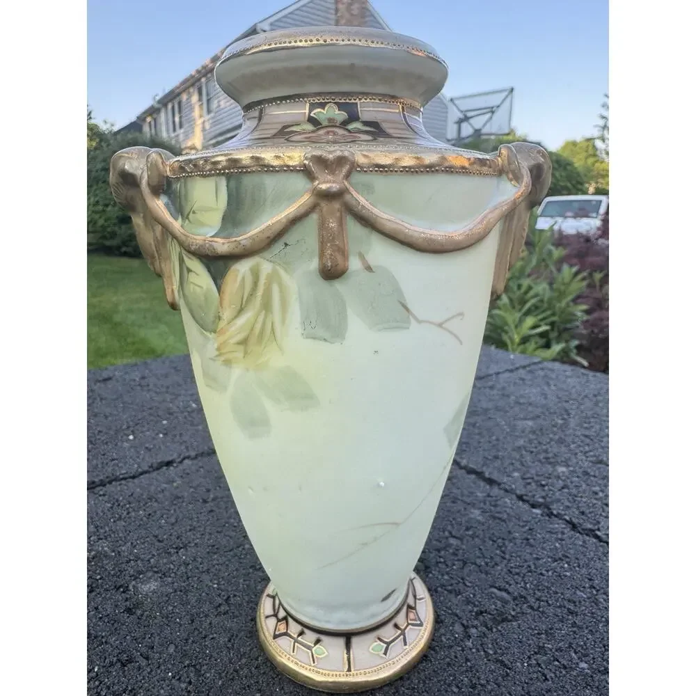 Antique Nippon Hand Painted Vase Roses Gold Moriage M in Wreath Morimura 9